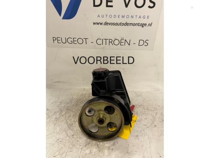 Usagé Pompe de direction Peugeot 206 (2A/C/H/J/S) 1.4 HDi Prix € 55,00 Règlement à la marge proposé par De Vos Onderdelen