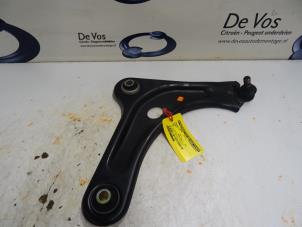 Usagé Bras de suspension avant droit Peugeot 2008 Prix € 70,00 Règlement à la marge proposé par De Vos Autodemontagebedrijf