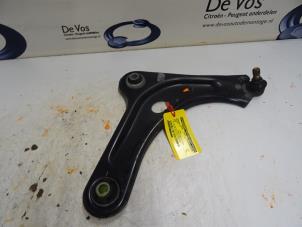 Usagé Bras de suspension avant droit Peugeot 2008 Prix € 70,00 Règlement à la marge proposé par De Vos Autodemontagebedrijf