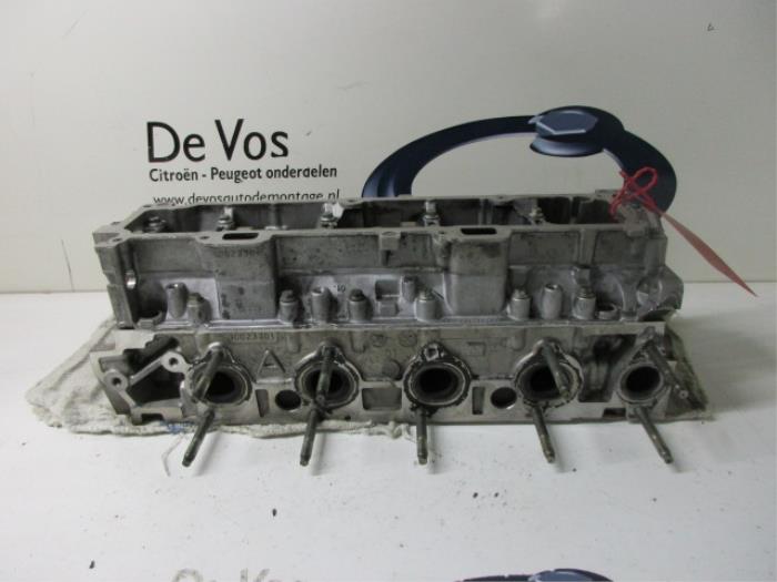 Topplock Peugeot 307 (3A/C/D), 2000 / 2009 1.4 HDi, Halvkombi (Hatchback), Diesel, 1.399cc, 50kW (68pk), FWD, DV4TD; 8HZ, 2001-10 / 2005-06 (Begagnad)
