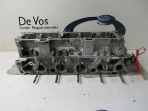 Używane Glowica cylindra Peugeot 206 Cena € 250,00 Procedura marży oferowane przez De Vos Autodemontagebedrijf