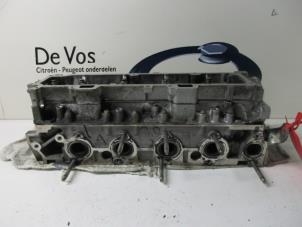 Używane Glowica cylindra Peugeot 206 Cena € 250,00 Procedura marży oferowane przez De Vos Autodemontagebedrijf