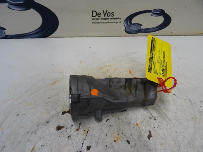 Oil filter housing Peugeot 308 1103R3 5FW