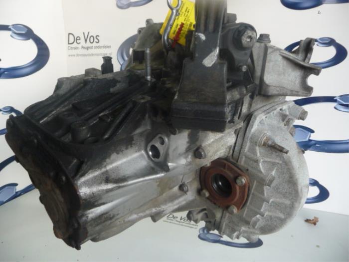 Gearbox from a Peugeot 807 2.0 HDi 16V 120 2009