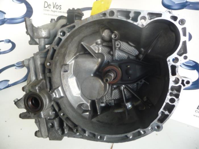 Gearbox from a Peugeot 807 2.0 HDi 16V 120 2009