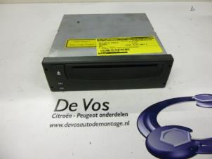 Used Navigation module Peugeot 607 (9D/U) 2.2 16V Price € 100,00 Margin scheme offered by De Vos Autodemontagebedrijf