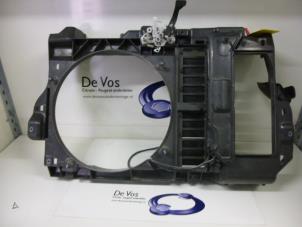 Used Cooling fan housing Peugeot 407 (6D) 1.6 HDi 16V Price € 35,00 Margin scheme offered by De Vos Autodemontagebedrijf