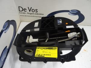 Gebrauchte Wagenheber Peugeot 207 Preis € 45,00 Margenregelung angeboten von De Vos Autodemontagebedrijf
