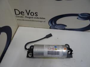 Usagé Condensateur marche-arrêt Citroen C4 Cactus Prix € 55,00 Règlement à la marge proposé par De Vos Autodemontagebedrijf