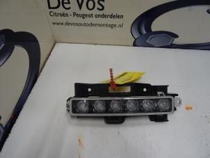 Gebrauchte Tageslicht links Peugeot 108 1.0 12V Preis € 70,00 Margenregelung angeboten von De Vos Autodemontagebedrijf