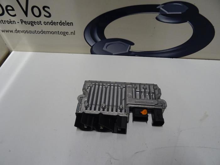 Used Start/Stop computer Peugeot 3008 Price € 160,00 Margin scheme offered by De Vos Onderdelen