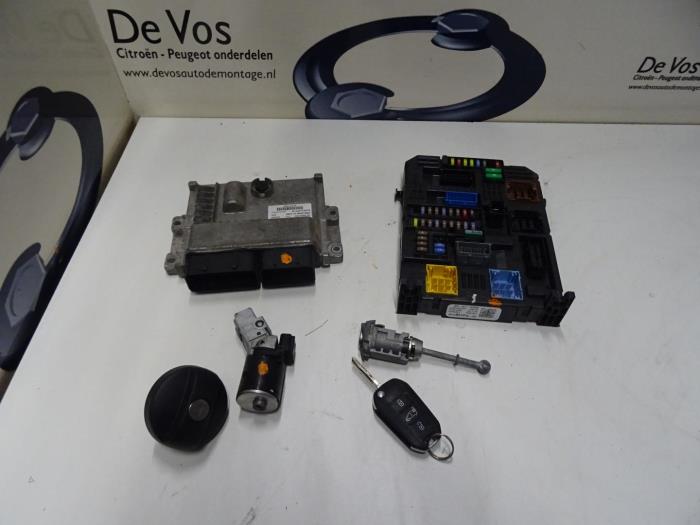 Used Engine management computer Peugeot Expert Price € 350,00 Margin scheme offered by De Vos Onderdelen