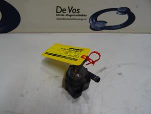 Używane Dodatkowa pompa wodna Peugeot 3008 Cena € 80,00 Procedura marży oferowane przez De Vos Autodemontagebedrijf