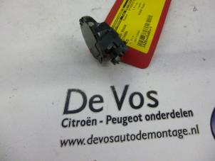 Usados Sensor de lluvia Citroen C5 I Break (DE) 2.0 16V Precio € 35,00 Norma de margen ofrecido por De Vos Autodemontagebedrijf