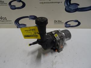Used Power steering pump Peugeot Partner Price € 250,00 Margin scheme offered by De Vos Autodemontagebedrijf