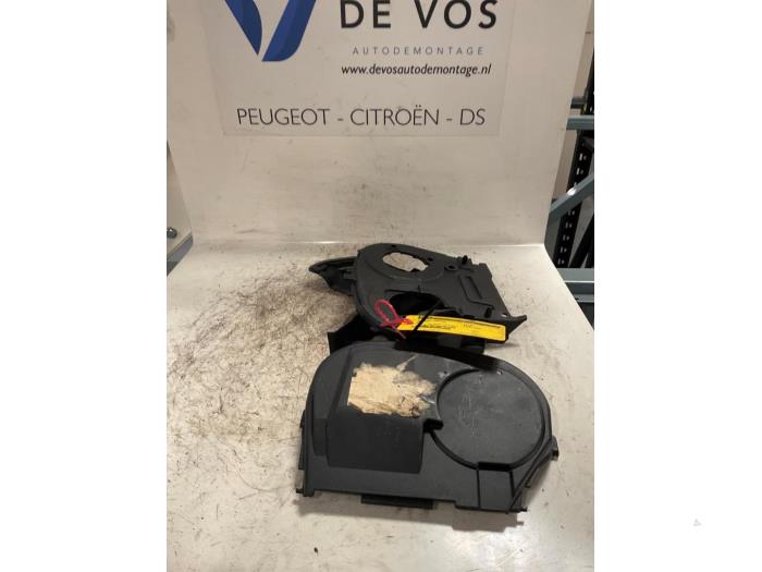 Usagé Couvercle de distribution Peugeot 307 Prix € 20,00 Règlement à la marge proposé par De Vos Onderdelen