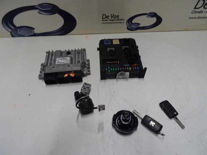 Used Engine management computer Peugeot 5008 Price € 350,00 Margin scheme offered by De Vos Onderdelen