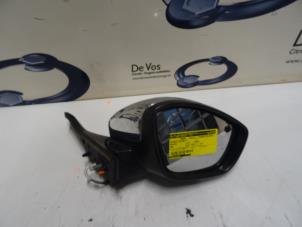 Used Wing mirror, right Peugeot 208 Price € 135,00 Margin scheme offered by De Vos Autodemontagebedrijf