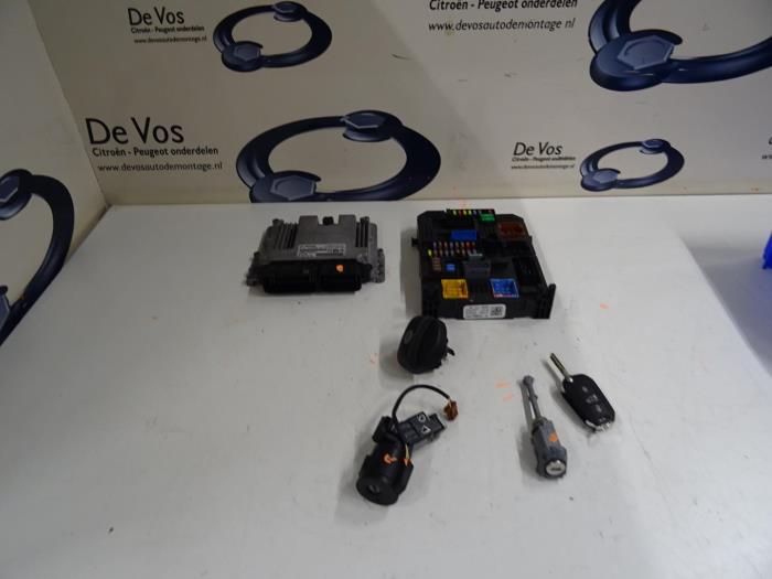 Used Engine management computer Peugeot Expert Price € 350,00 Margin scheme offered by De Vos Onderdelen