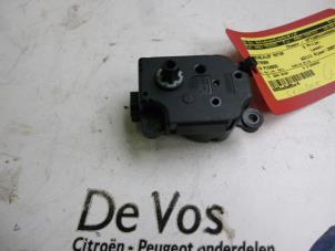 Used Heater valve motor Citroen C4 Picasso (UD/UE/UF) 2.0 HDiF 16V 135 Price € 45,00 Margin scheme offered by De Vos Autodemontagebedrijf