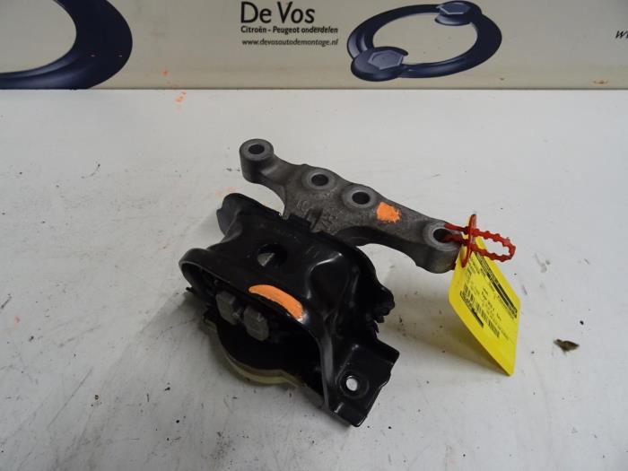 Used Engine mount Peugeot 2008 Price € 70,00 Margin scheme offered by De Vos Onderdelen