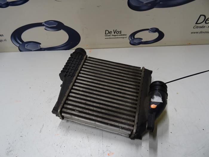 Usados Intercooler Peugeot 308 SW (L4/L9/LC/LJ/LR) 1.2 12V e-THP PureTech 110 Precio € 135,00 Norma de margen ofrecido por De Vos Onderdelen