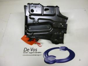 Używane Pojemnik na akumulator Citroen C1 1.0 12V Cena € 20,00 Procedura marży oferowane przez De Vos Autodemontagebedrijf