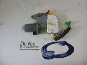 Used Sunroof motor Peugeot 306 (7A/C/S) 1.9 DT Price € 70,00 Margin scheme offered by De Vos Autodemontagebedrijf