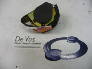 Used Rear seatbelt, left Peugeot 307 CC (3B) 2.0 16V Price € 35,00 Margin scheme offered by De Vos Autodemontagebedrijf