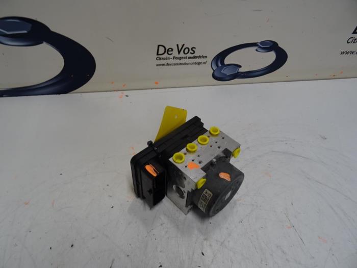 Usagé Bloc ABS Citroen C4 Cactus (0B/0P) 1.2 PureTech 82 12V Prix € 250,00 Règlement à la marge proposé par De Vos Onderdelen