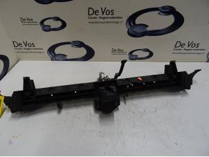 Używane Plyta zamka przedniego Peugeot 3008 I (0U/HU) 1.6 HDiF 16V Cena € 30,00 Procedura marży oferowane przez De Vos Autodemontagebedrijf
