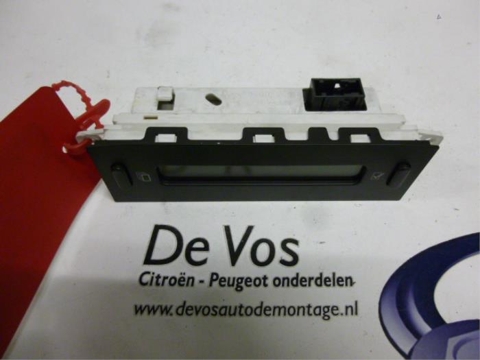 Begagnade Innerdisplay Citroen C2 (JM) 1.4 HDI Pris € 45,00 Marginaltabell erbjuds av De Vos Onderdelen