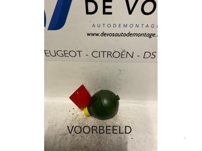 Begagnade Tryckackumulator Citroen Xantia (X2/X7) 2.0i 16V Pris € 25,00 Marginaltabell erbjuds av De Vos Onderdelen