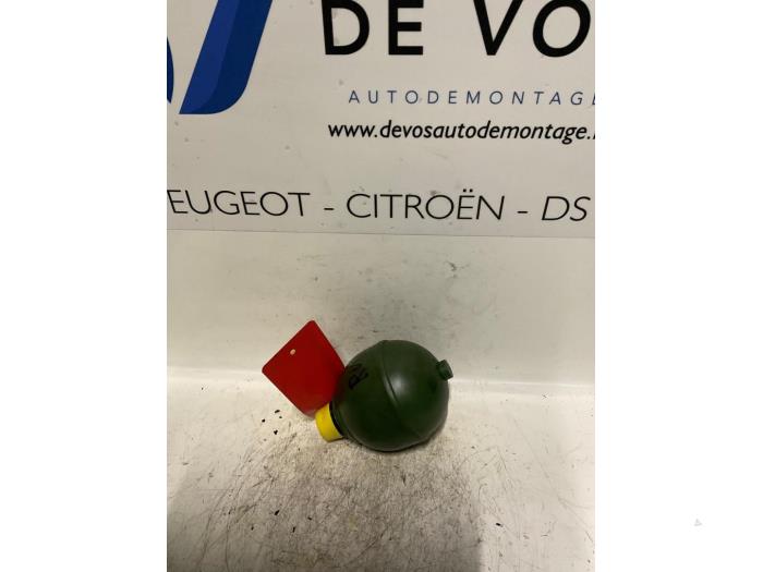 Begagnade Tryckackumulator Citroen Xantia (X2/X7) 2.0i 16V Pris € 25,00 Marginaltabell erbjuds av De Vos Onderdelen