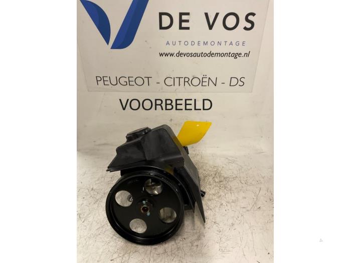 Usagé Pompe de direction Peugeot 206 (2A/C/H/J/S) 1.1 XN,XR Prix € 80,00 Règlement à la marge proposé par De Vos Onderdelen