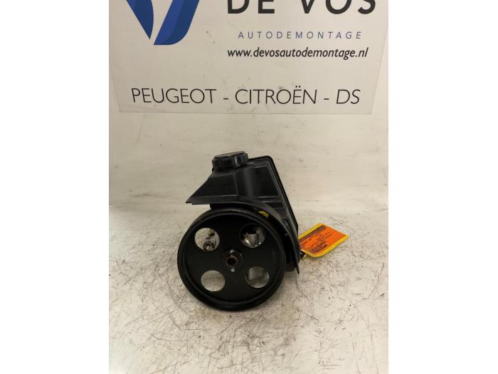 Usagé Pompe de direction Peugeot 206 (2A/C/H/J/S) 2.0 GTI 16V Prix € 80,00 Règlement à la marge proposé par De Vos Onderdelen