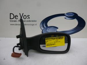 Used Wing mirror, right Peugeot 306 (7A/C/S) 1.8i 16V Price € 45,00 Margin scheme offered by De Vos Autodemontagebedrijf