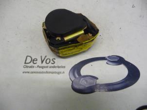 Usagé Ceinture de sécurité arrière droite Peugeot 206 CC (2D) 1.6 16V Prix € 35,00 Règlement à la marge proposé par De Vos Autodemontagebedrijf