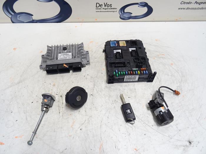Used Engine management computer Peugeot 308 Price € 350,00 Margin scheme offered by De Vos Onderdelen