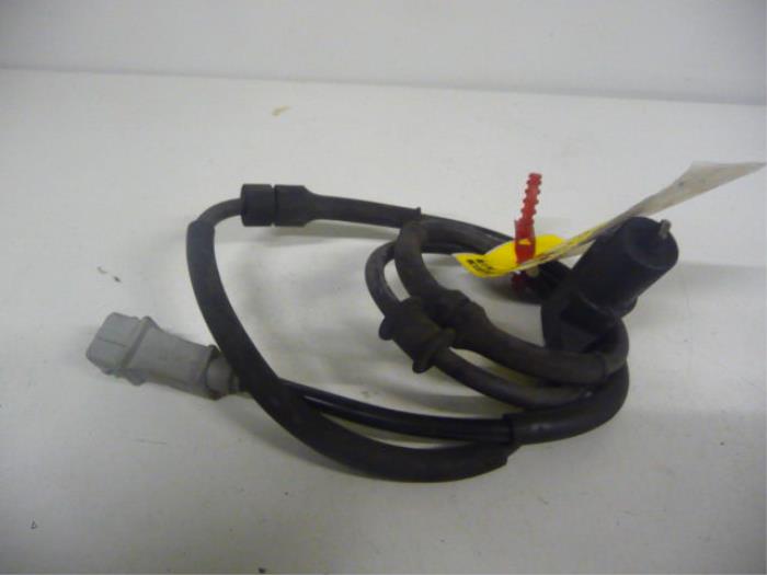 Begagnade ABS-sensor Citroen Picasso Pris € 25,00 Marginaltabell erbjuds av De Vos Onderdelen