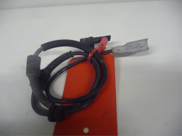 Begagnade ABS-sensor Peugeot 807 2.2 HDiF 16V Pris € 25,00 Marginaltabell erbjuds av De Vos Onderdelen