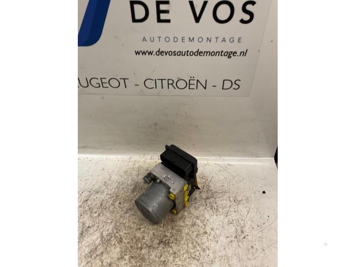 Usagé Pompe ABS Citroen Jumpy (G9) 1.6 HDI 16V Prix € 135,00 Règlement à la marge proposé par De Vos Onderdelen