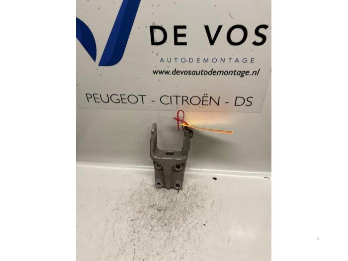 Used Engine mount Citroen C6 (TD) 2.7 HDiF V6 24V Price € 15,00 Margin scheme offered by De Vos Onderdelen