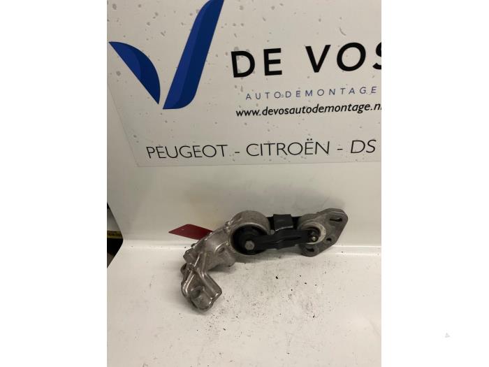 Usagé Support moteur Peugeot 406 (8B) 2.0 HDi 90 Prix € 30,00 Règlement à la marge proposé par De Vos Onderdelen