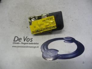 Used Central locking motor Peugeot Expert (222/224) 2.0 HDi 90 Price € 35,00 Margin scheme offered by De Vos Autodemontagebedrijf
