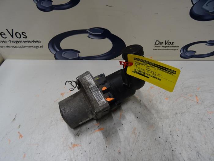 Used Power steering pump Peugeot 508 Price € 250,00 Margin scheme offered by De Vos Onderdelen