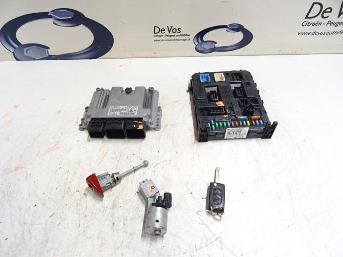 Used Engine management computer Peugeot RCZ Price € 350,00 Margin scheme offered by De Vos Onderdelen