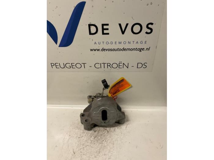 Engine mount from a Peugeot Bipper (AA) 1.4 HDi 2009
