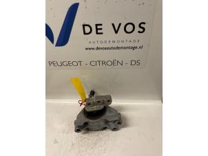Engine mount from a Peugeot Bipper (AA) 1.4 HDi 2009