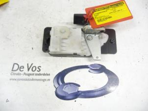 Used Tailgate lock stop Peugeot 607 (9D/U) 2.2 HDi 16V FAP Price € 35,00 Margin scheme offered by De Vos Autodemontagebedrijf